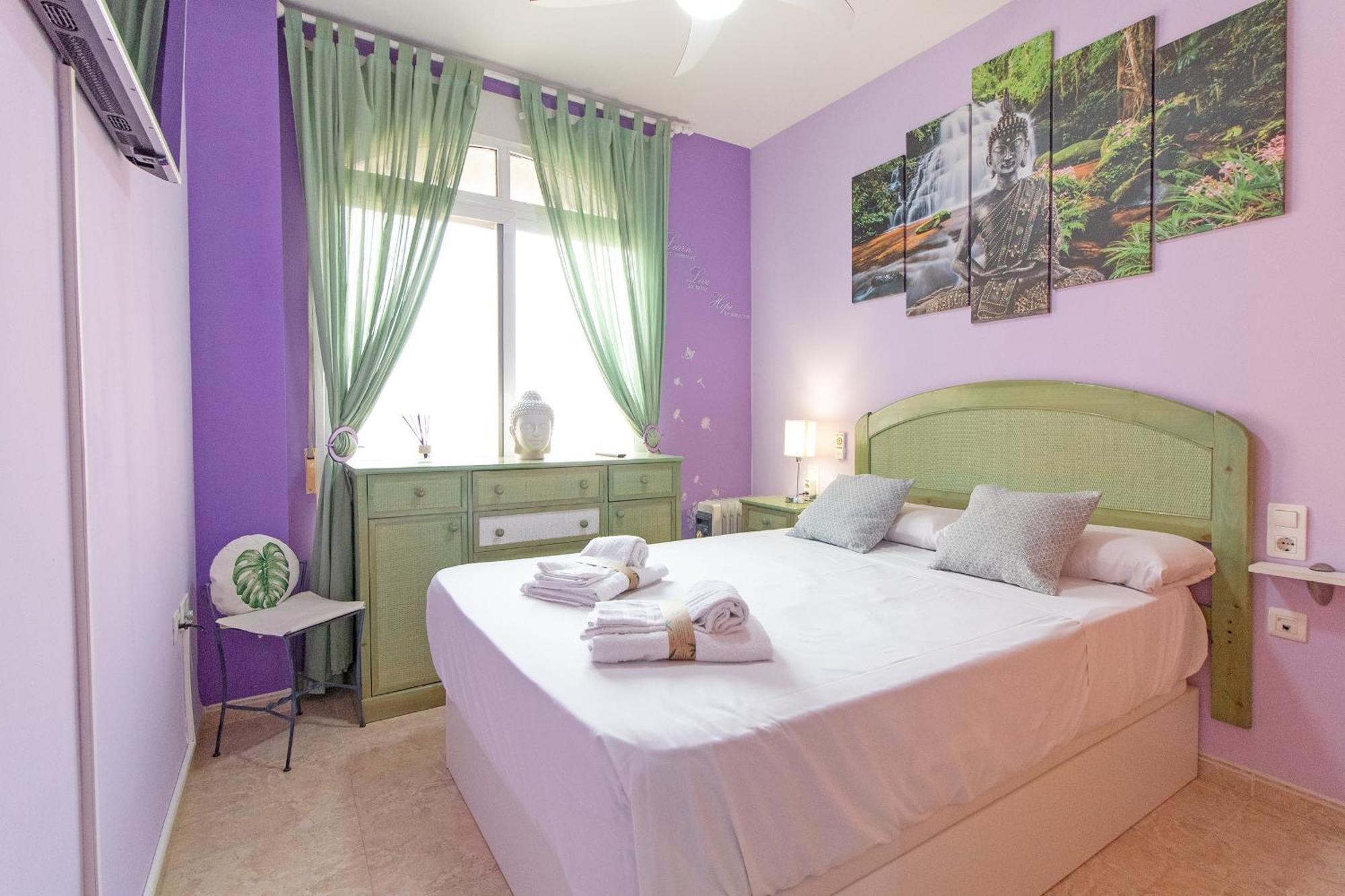 Global Properties, Estudio Parejas En La Playa Del Sagunto
