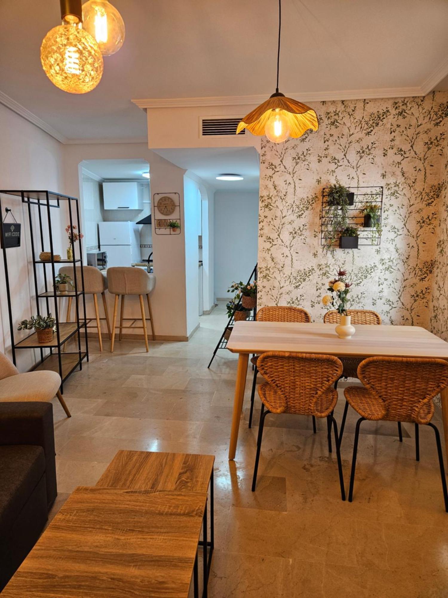 Apartment Alma De *