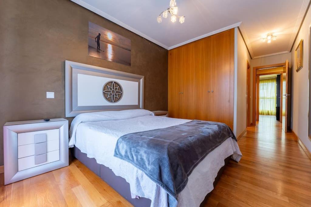En El Corazon De La Ciudad Con Parking Apartamento *