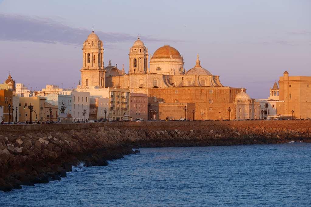 Paseo Del Mar, Affiliated By Meliá 4*