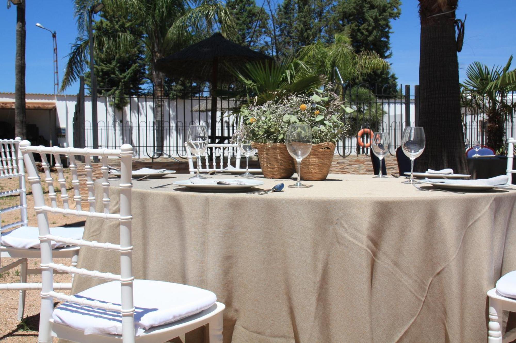 Hotel Hacienda Guadalquivir 2*