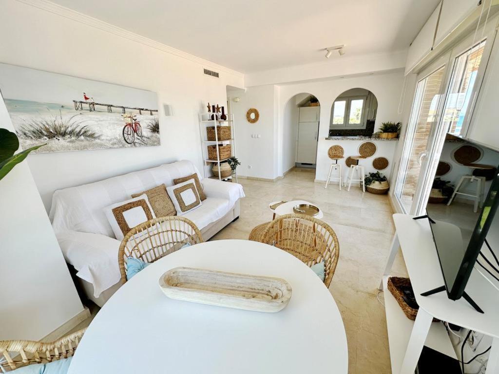 Atico Espectacular Piscina Privada Frontal Al Mar Apartamento *