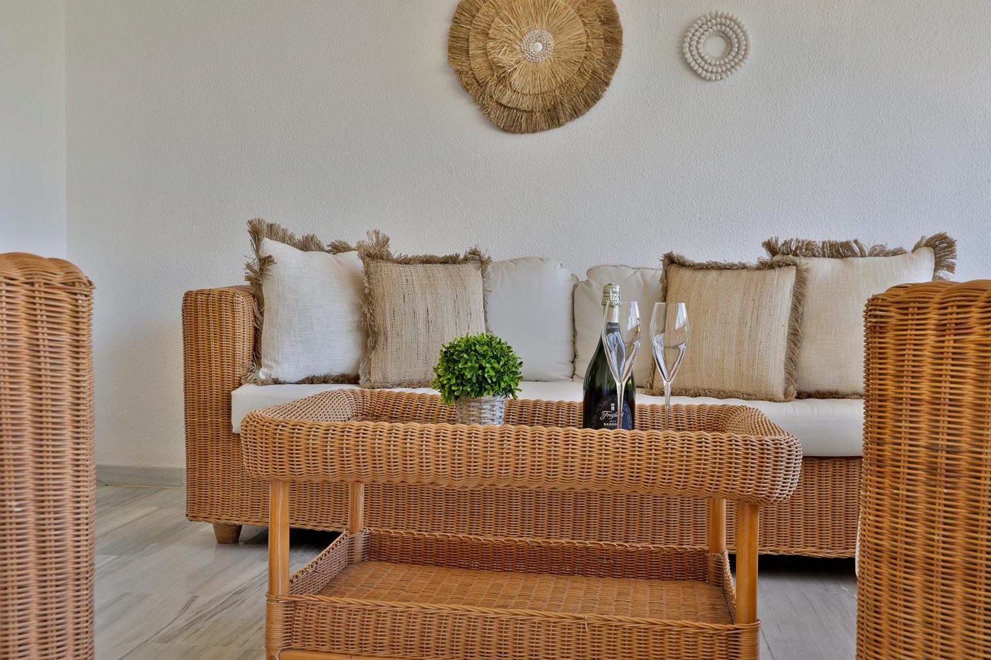 2 Bedroom In Medina Garden - Puerto Banus Apartment