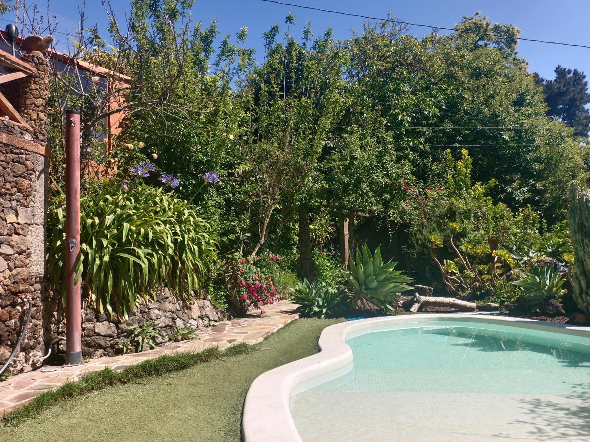 Matos Pool And Garden Holiday home