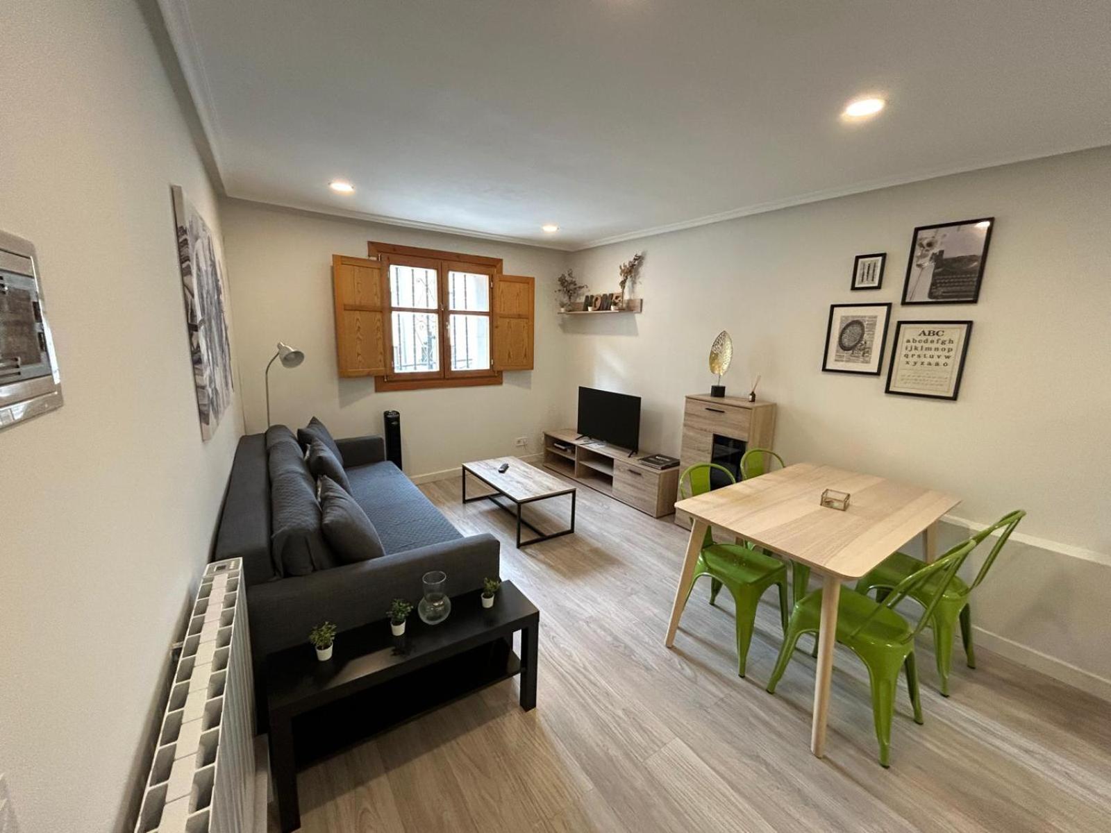 Con Encanto En Casco Historico De Apartment