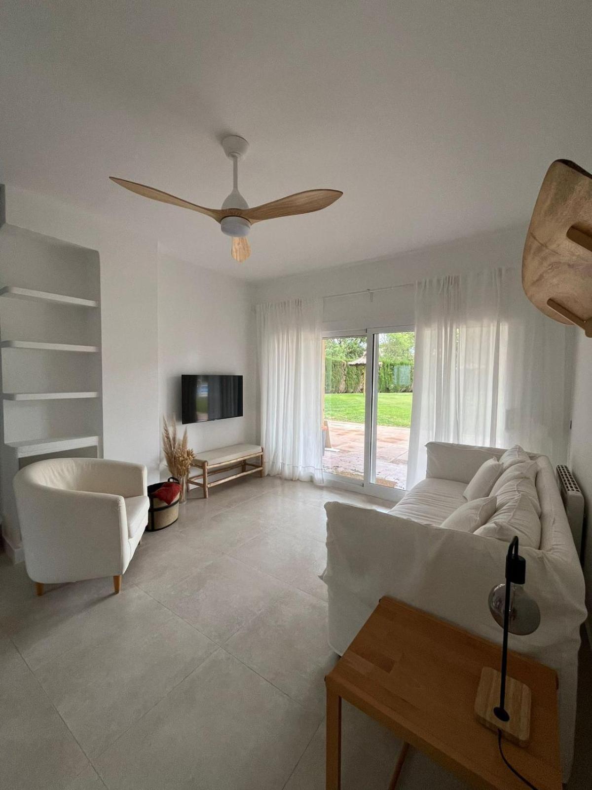 Apartamento - Piso Reformado Con Piscina, Wifi Y Parking Gratuito