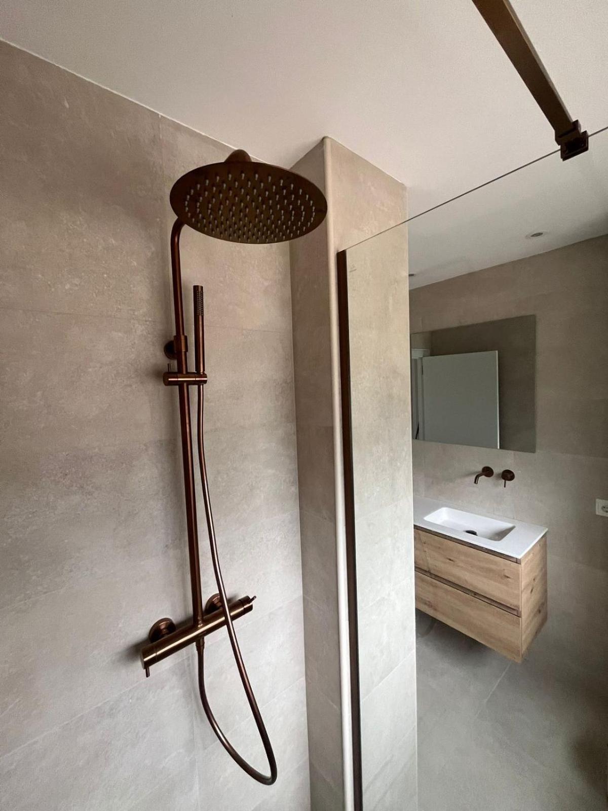 Apartamento - Piso Reformado Con Piscina, Wifi Y Parking Gratuito *