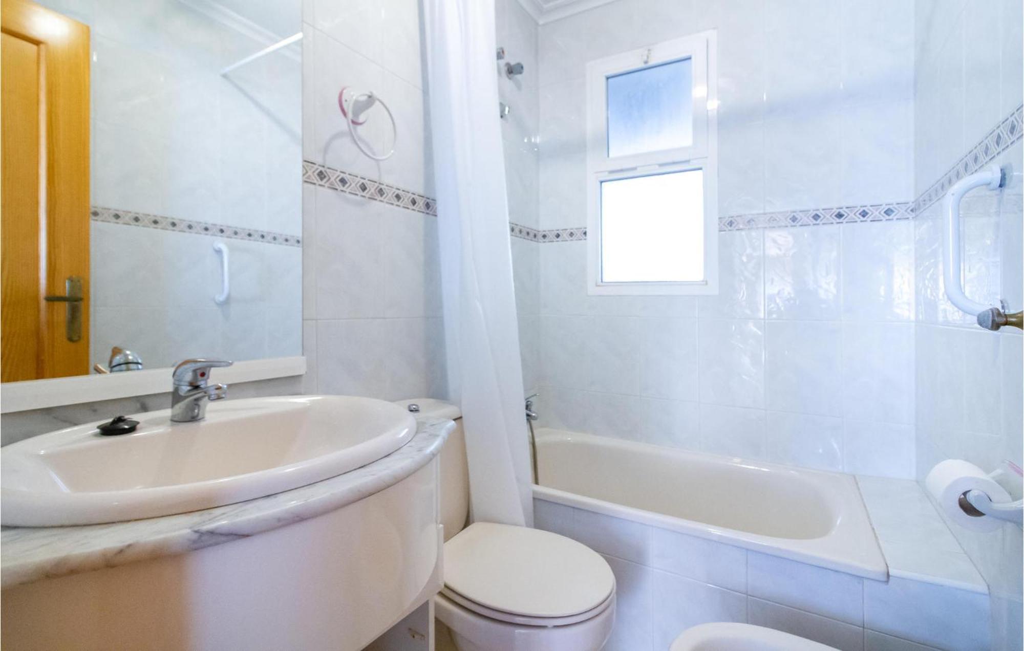 2 Bedroom Lovely In Holiday home *