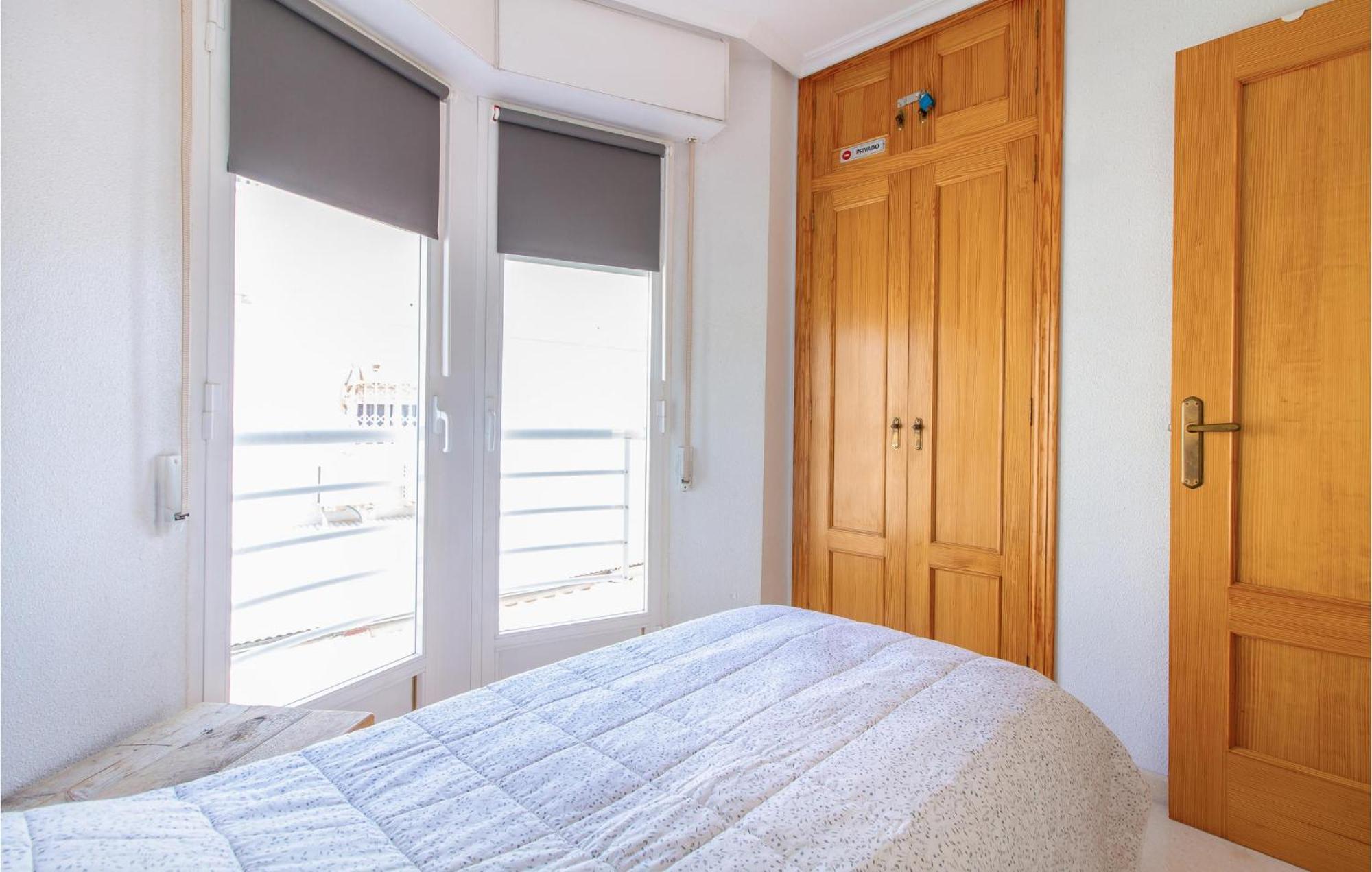 2 Bedroom Lovely In Holiday home Santa Pola