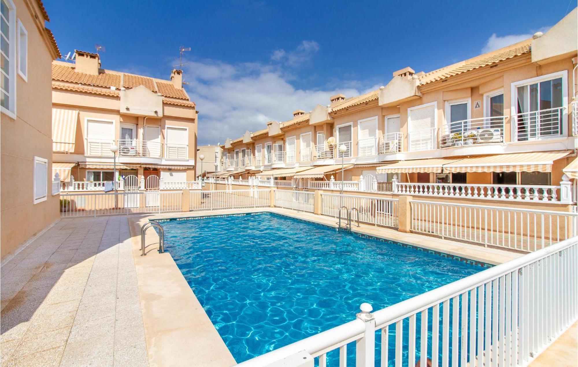 2 Bedroom Lovely In *