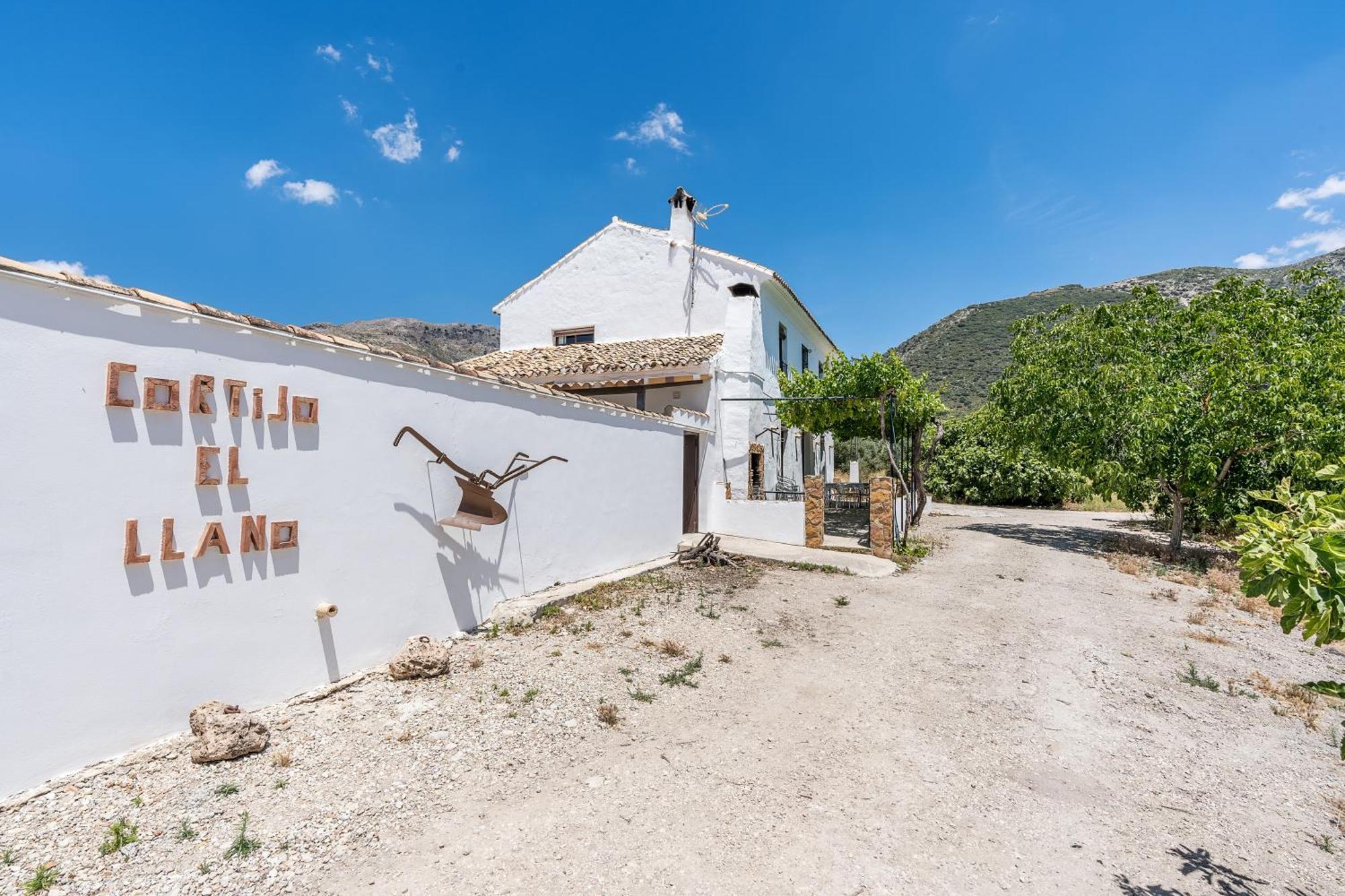 Cortijo El Llano * Priego De Cordoba