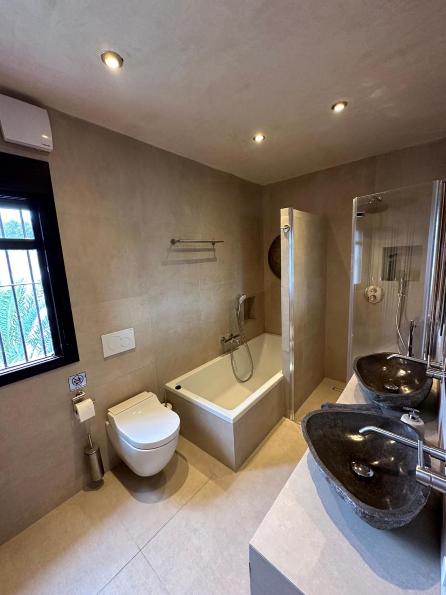Villa Paraiso De La Luz 7 Bedrooms, Swimming Pool & 4 Bathrooms