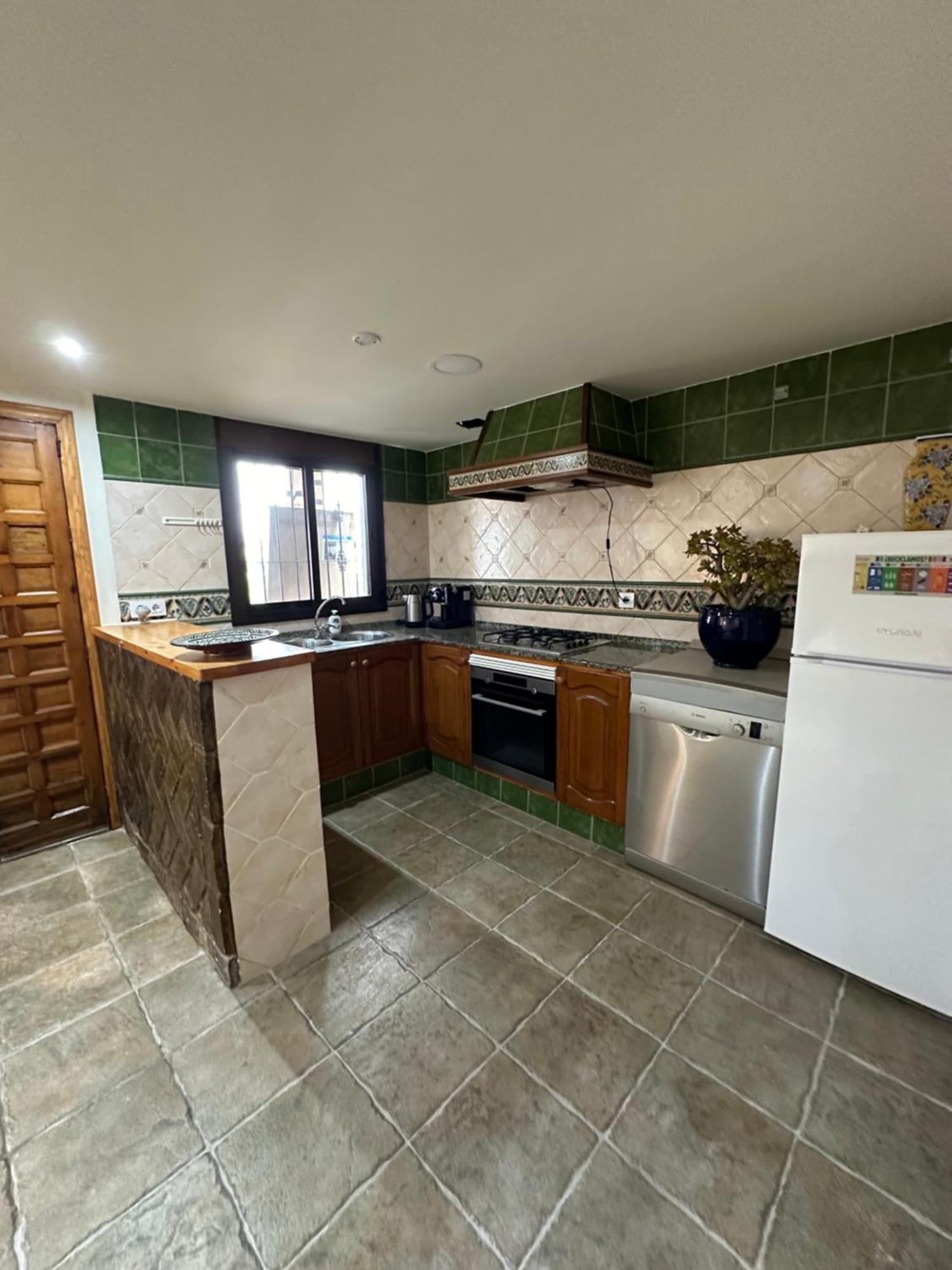 Paraiso De La Luz 7 Bedrooms, Swimming Pool & 4 Bathrooms Villa Cadiz