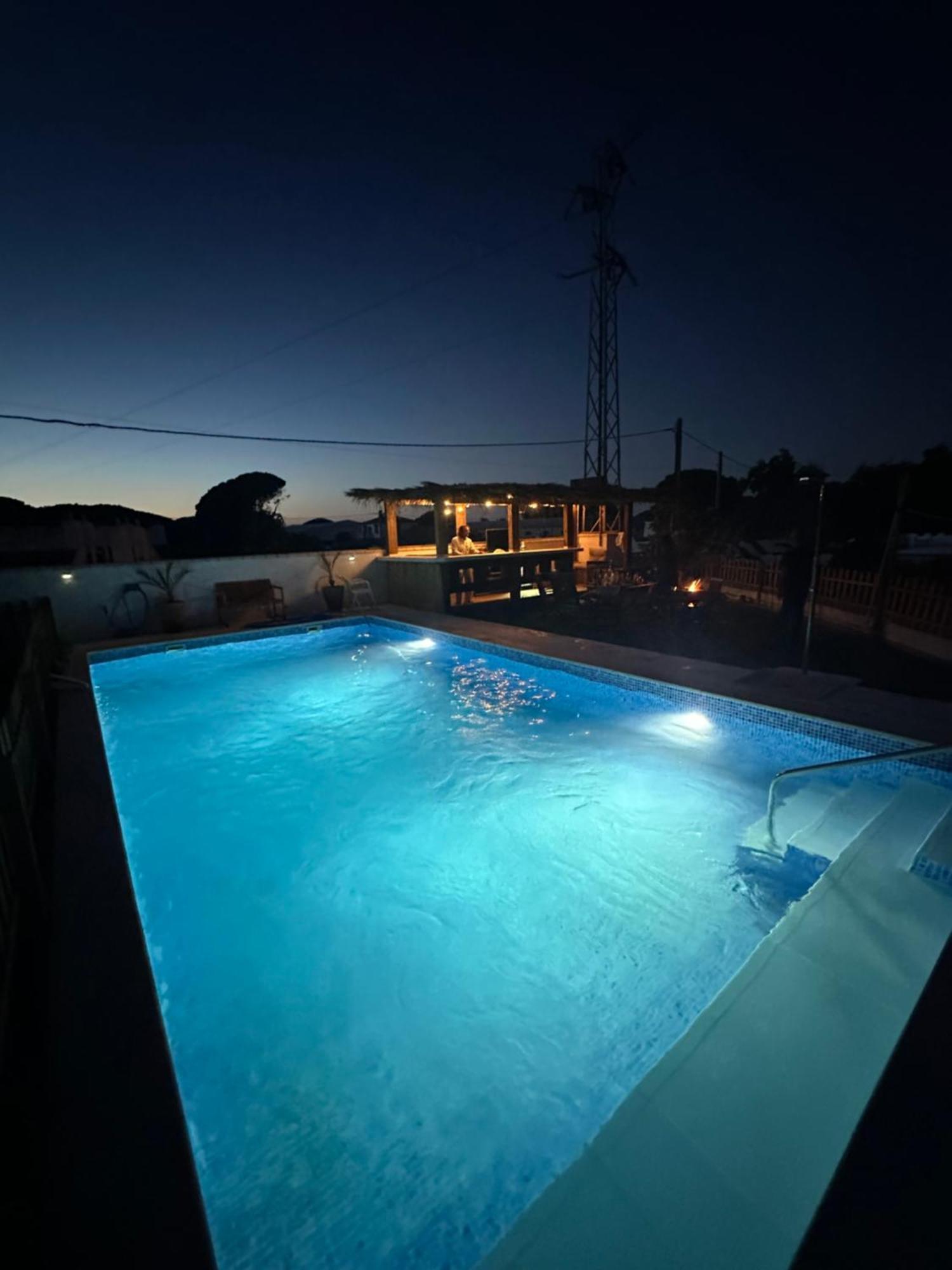 Paraiso De La Luz 7 Bedrooms, Swimming Pool & 4 Bathrooms