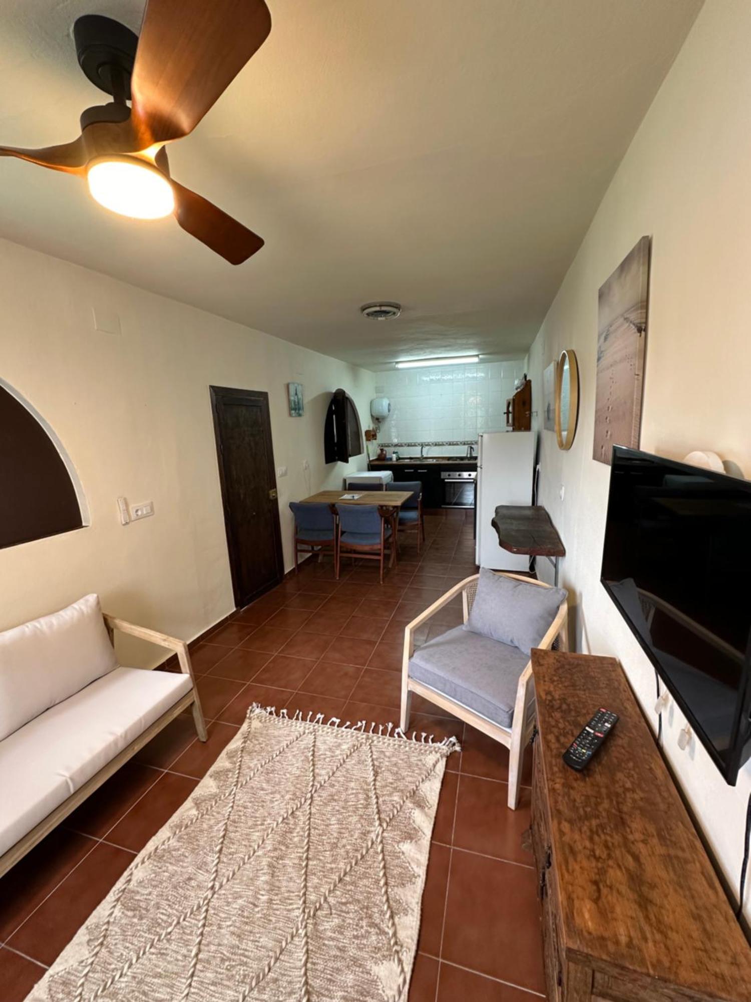 Villa Paraiso De La Luz 7 Bedrooms, Swimming Pool & 4 Bathrooms *