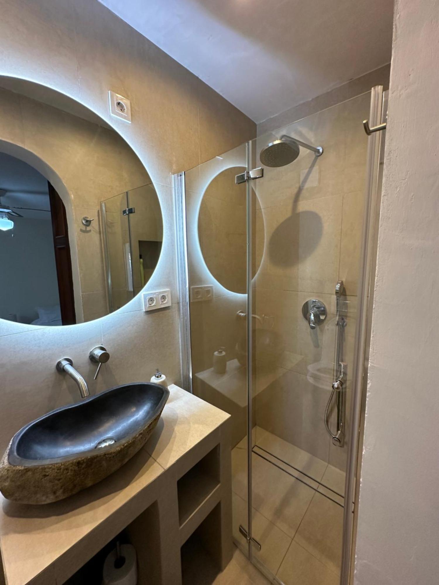 Paraiso De La Luz 7 Bedrooms, Swimming Pool & 4 Bathrooms Villa
