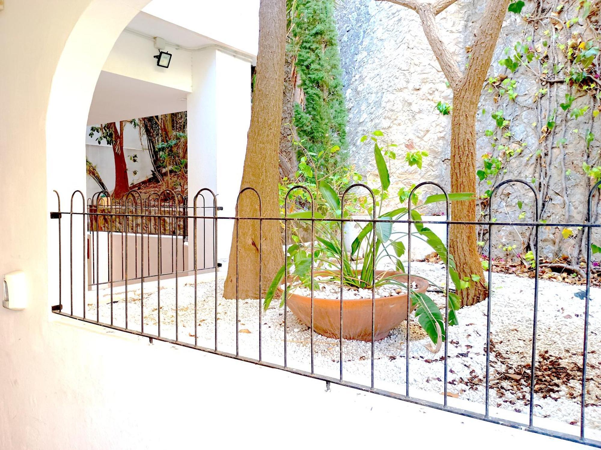 Royal - With Sea View & Terrace Apartment *