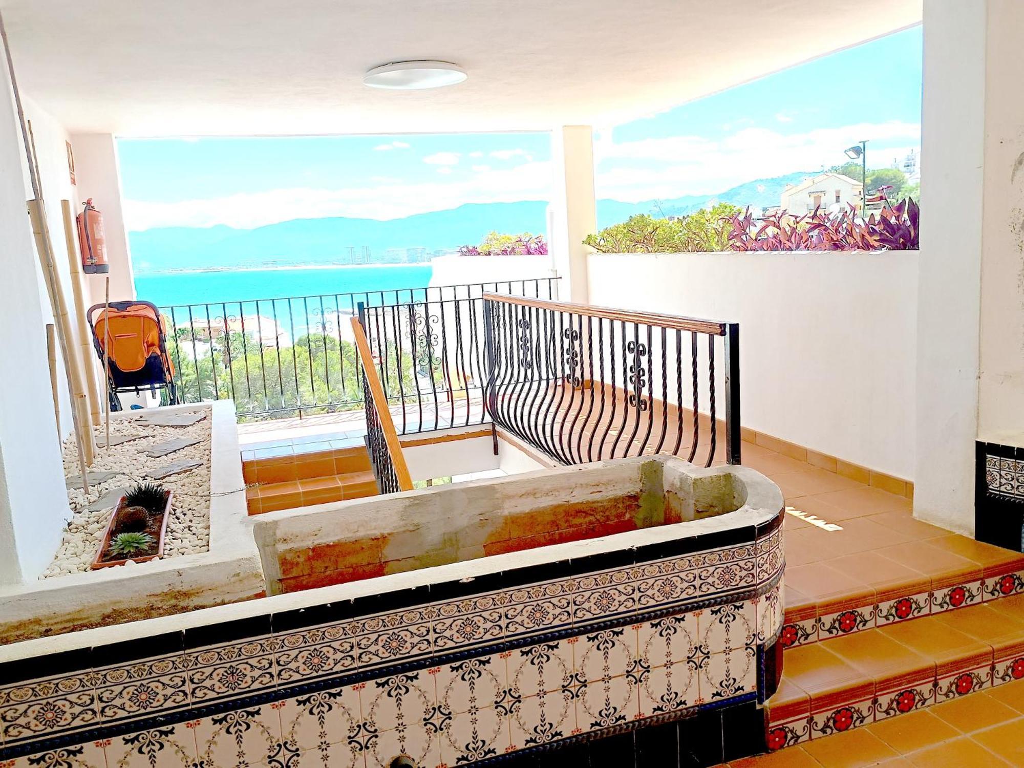 Royal - With Sea View & Terrace
