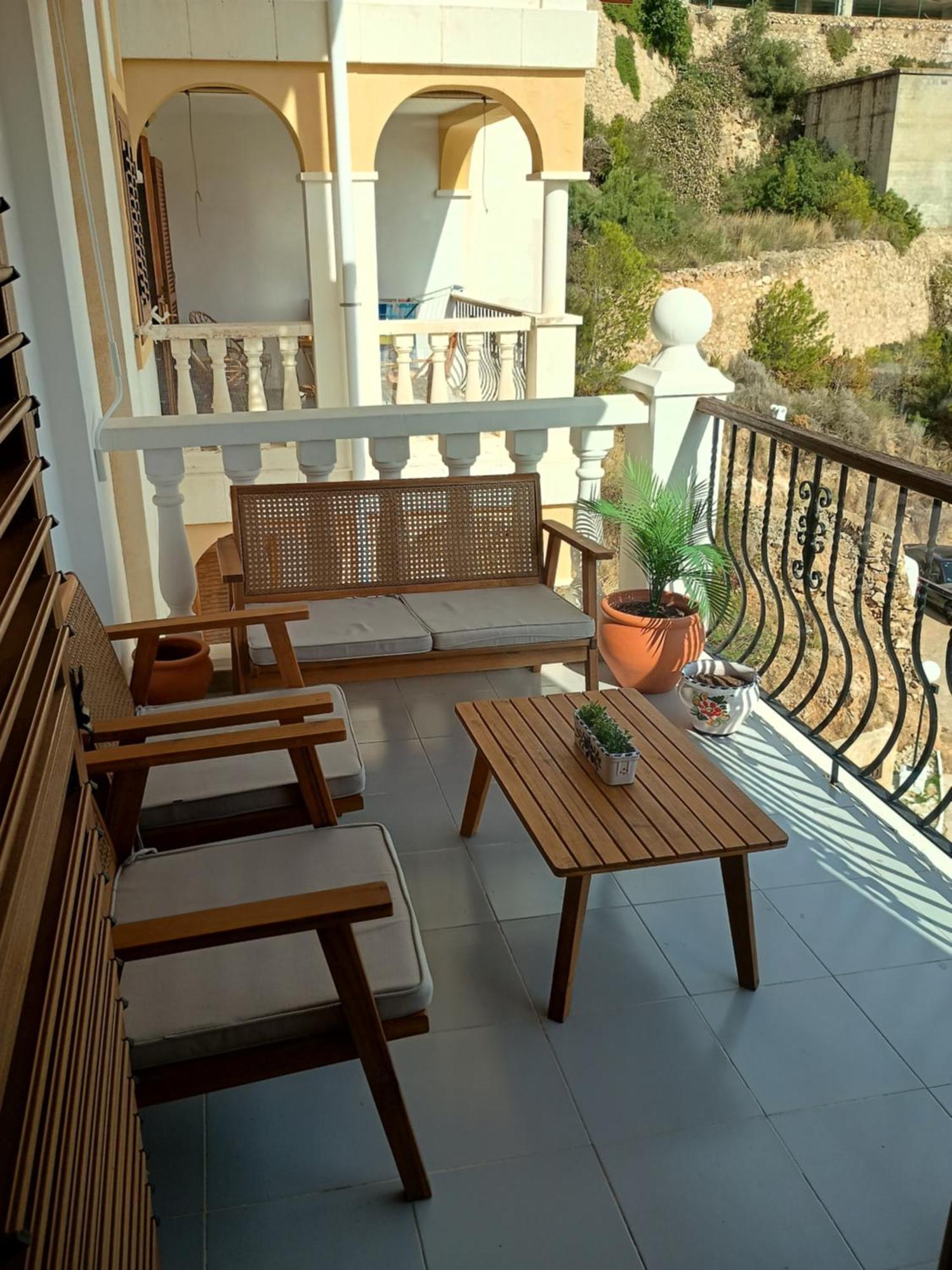 Royal - With Sea View & Terrace Apartment *