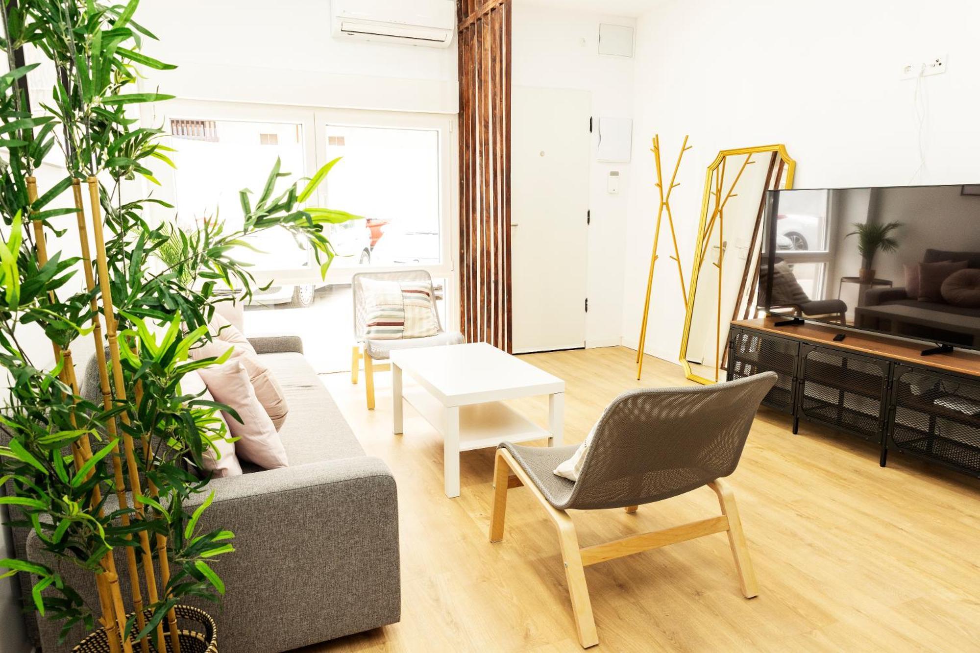 Cuatro Caminos Apartment *