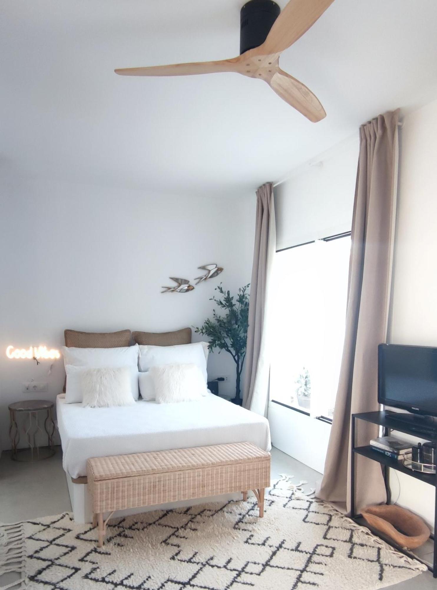 Casa Con Dos Alas - Adults Only Homestay Sanlucar de Barrameda