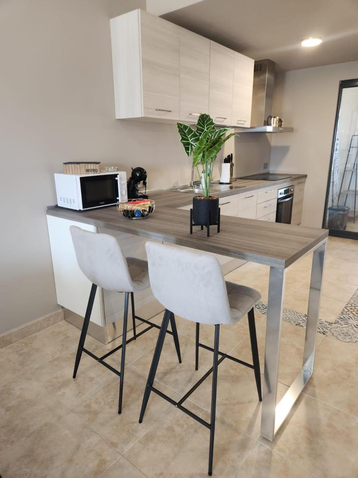 Atico Esquinero Con Preciosas Vistas Al Valle Del Golf Con Piscina Comunitaria! Apartment