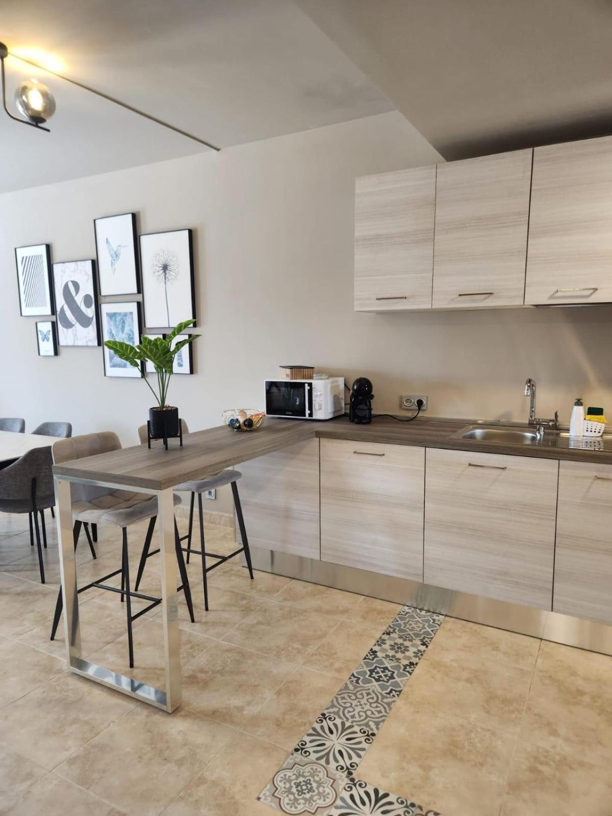 Apartment Atico Esquinero Con Preciosas Vistas Al Valle Del Golf Con Piscina Comunitaria!