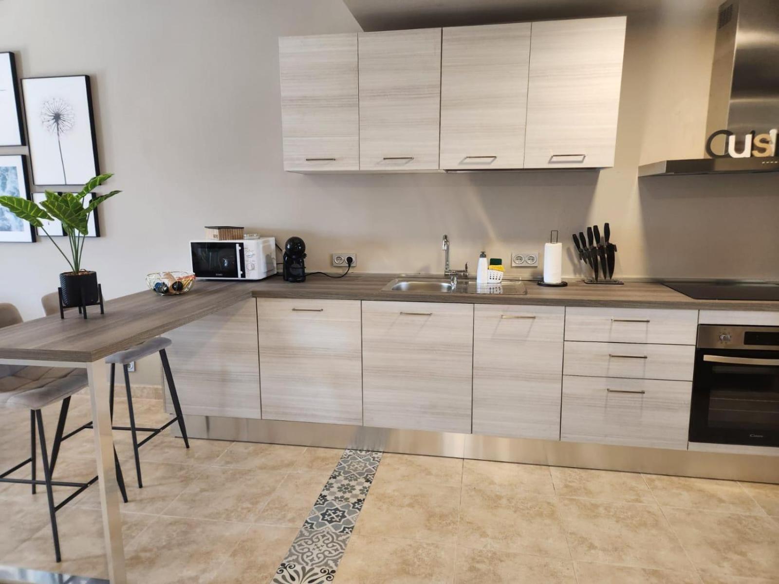 Apartment Atico Esquinero Con Preciosas Vistas Al Valle Del Golf Con Piscina Comunitaria! *