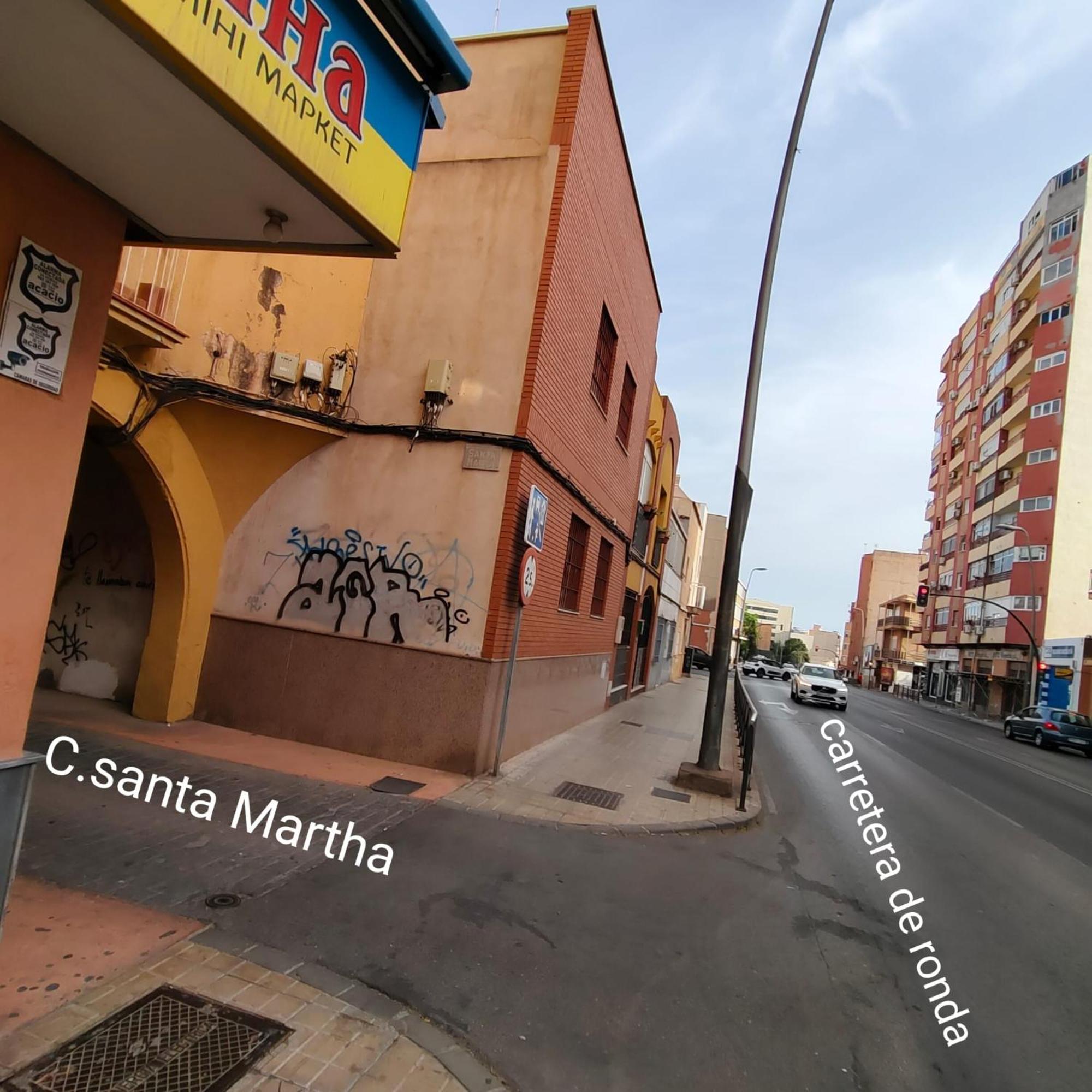 Acogedora En Zona Tranquila Homestay *
