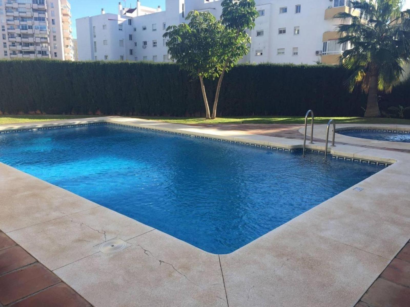 Apartment Lujoso Atico Con Vistas Al Mar, Piscina & Parking Fuengirola