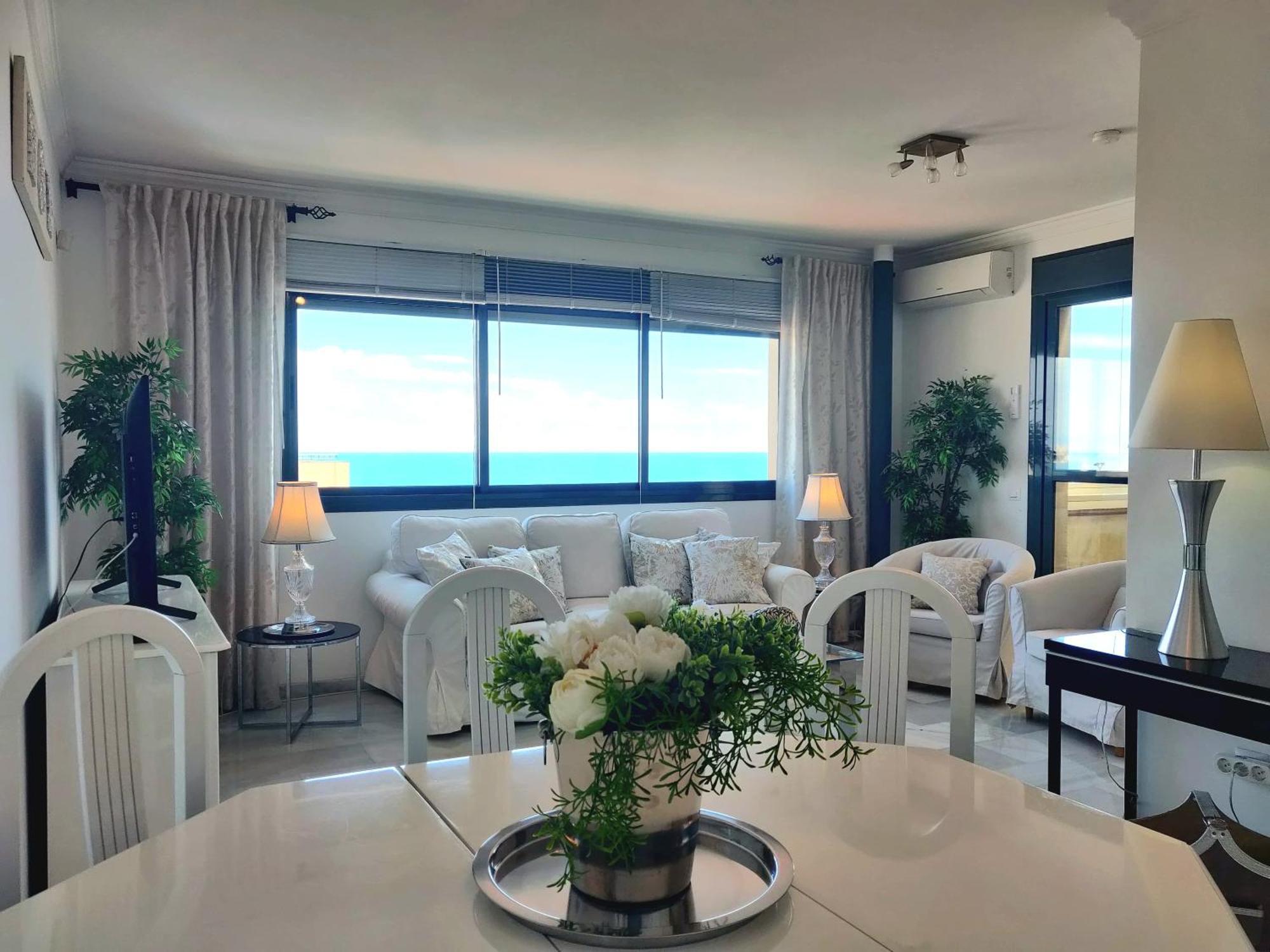 Apartment Lujoso Atico Con Vistas Al Mar, Piscina & Parking