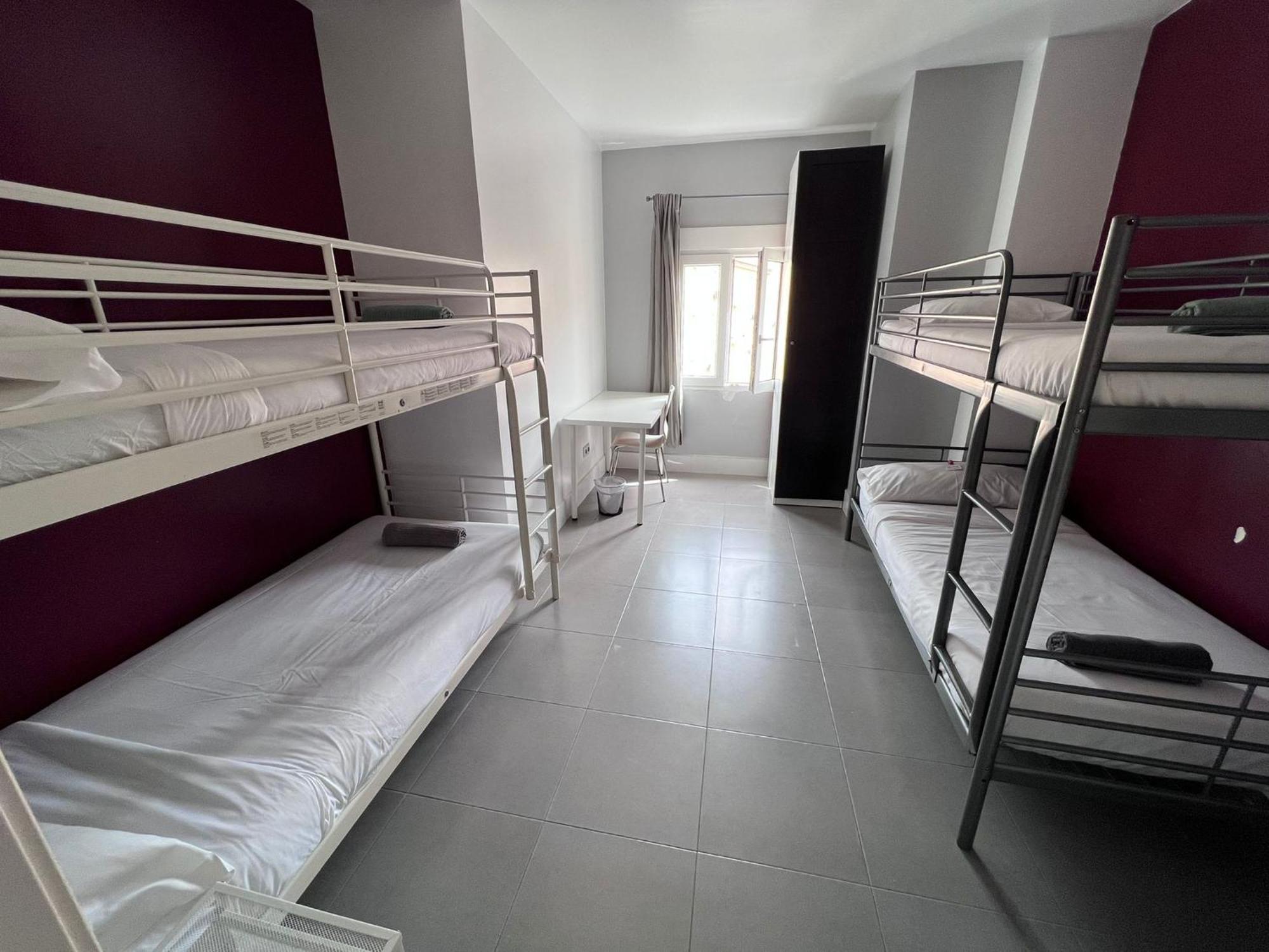 Bbtk Hostal *