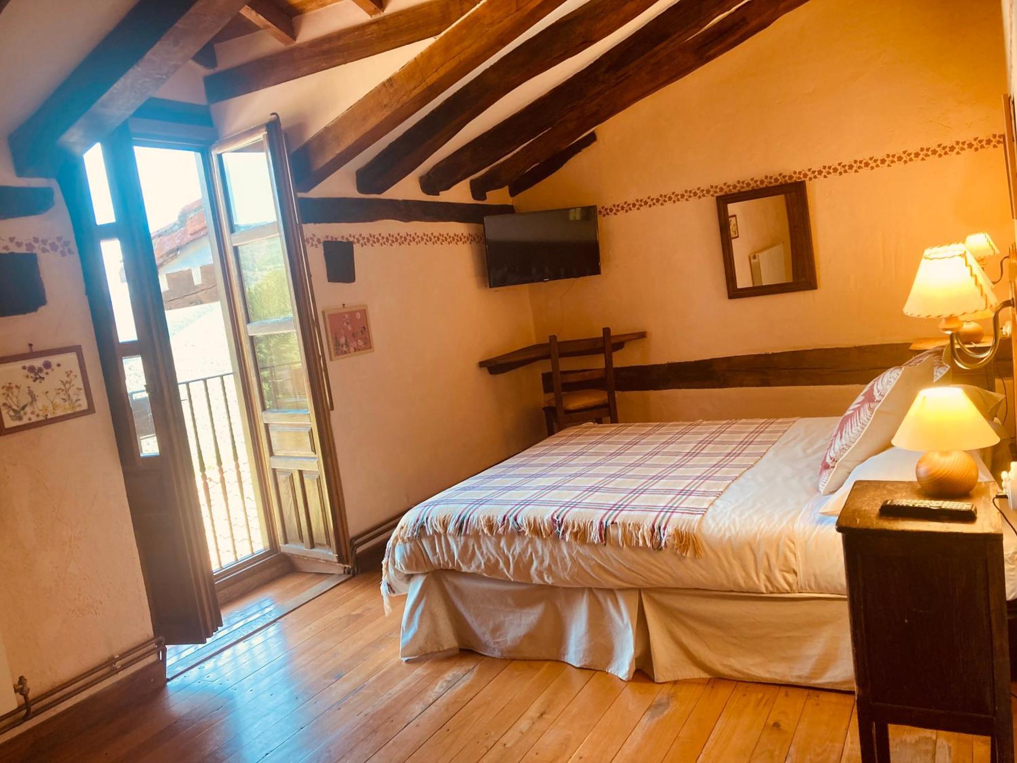 La Trebede Inn 2*