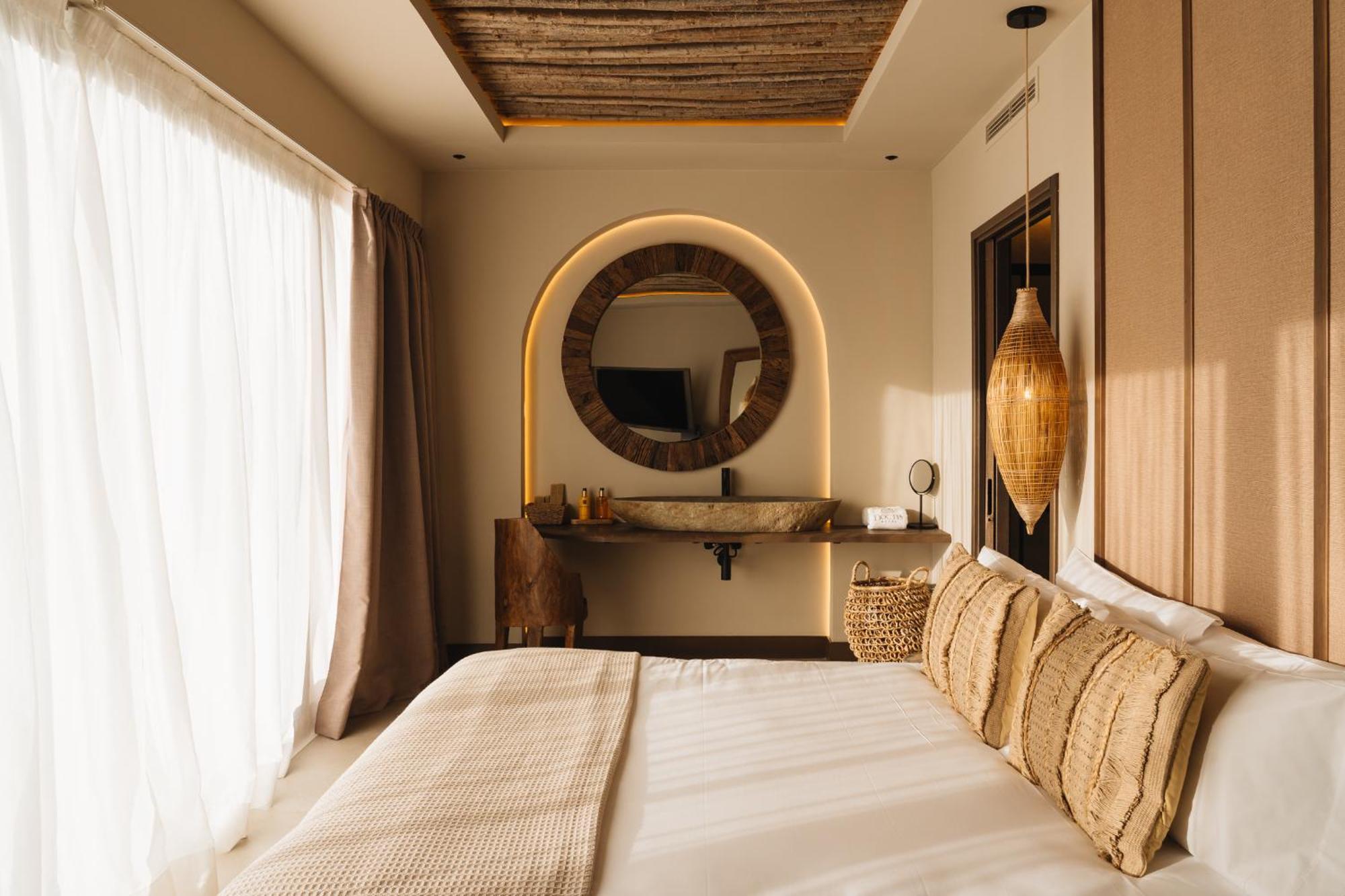 Noctis Hotel 4*