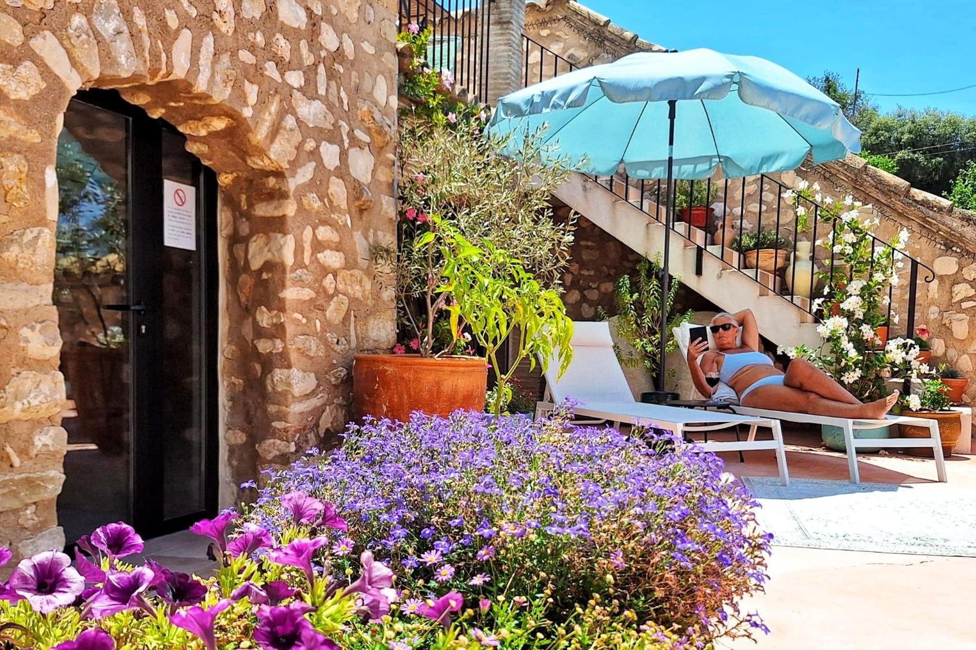 Casa La Vall Bed and breakfast