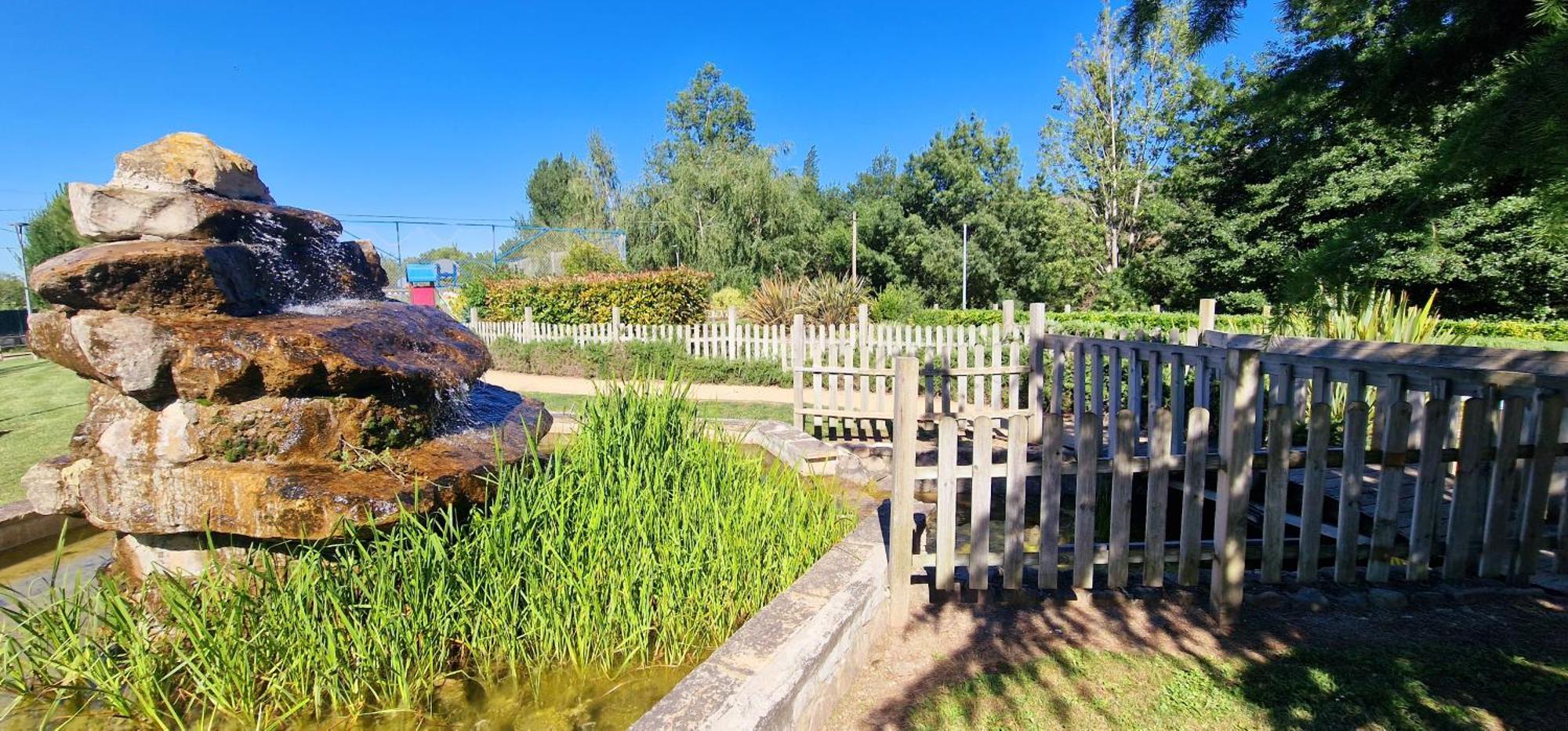 Holiday home Tres Mallos Islallana