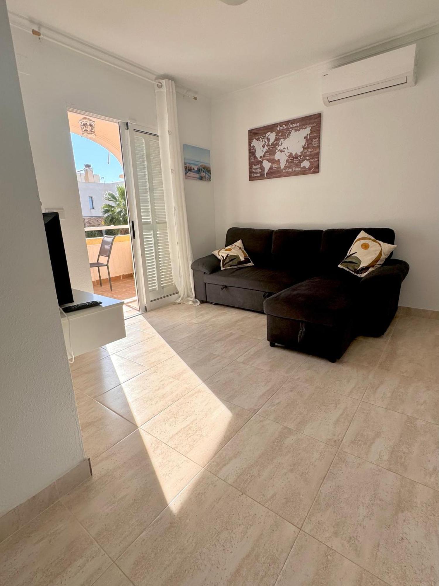 With Big Swimming Pool In La Mata, Torrevieja Apartamento La Mata (Torrevieja)