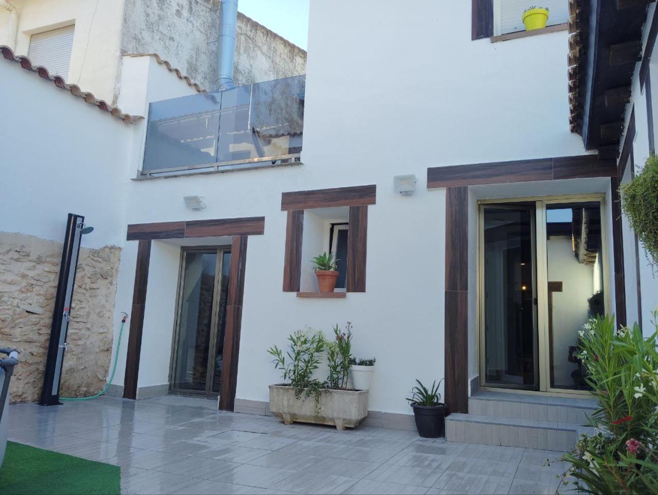 La Buhardilla De Charlin * Casas de Ves