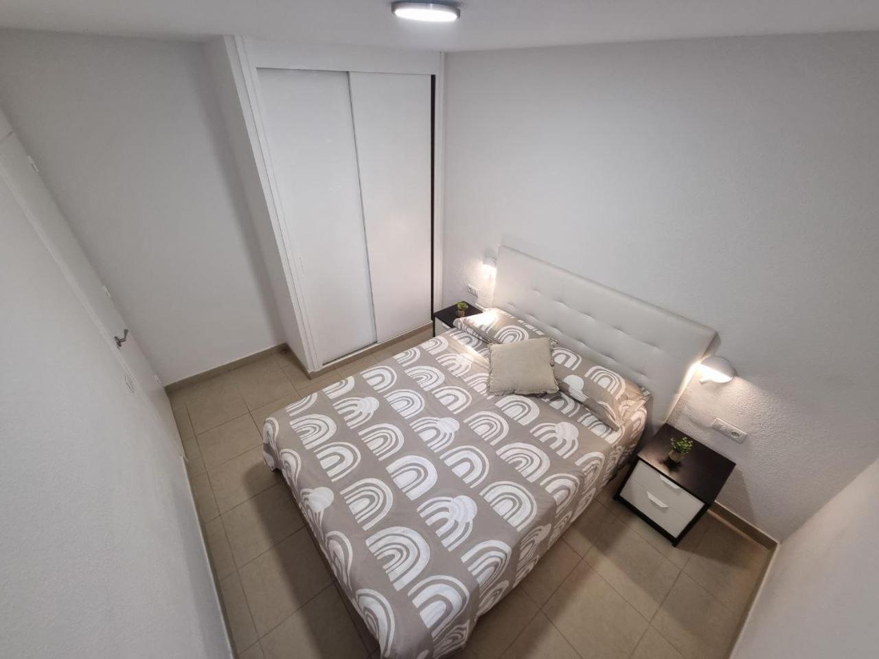 Oroval Residencial Anaga *