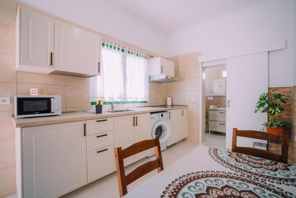 Acogedor Apartamento Con Terraza *