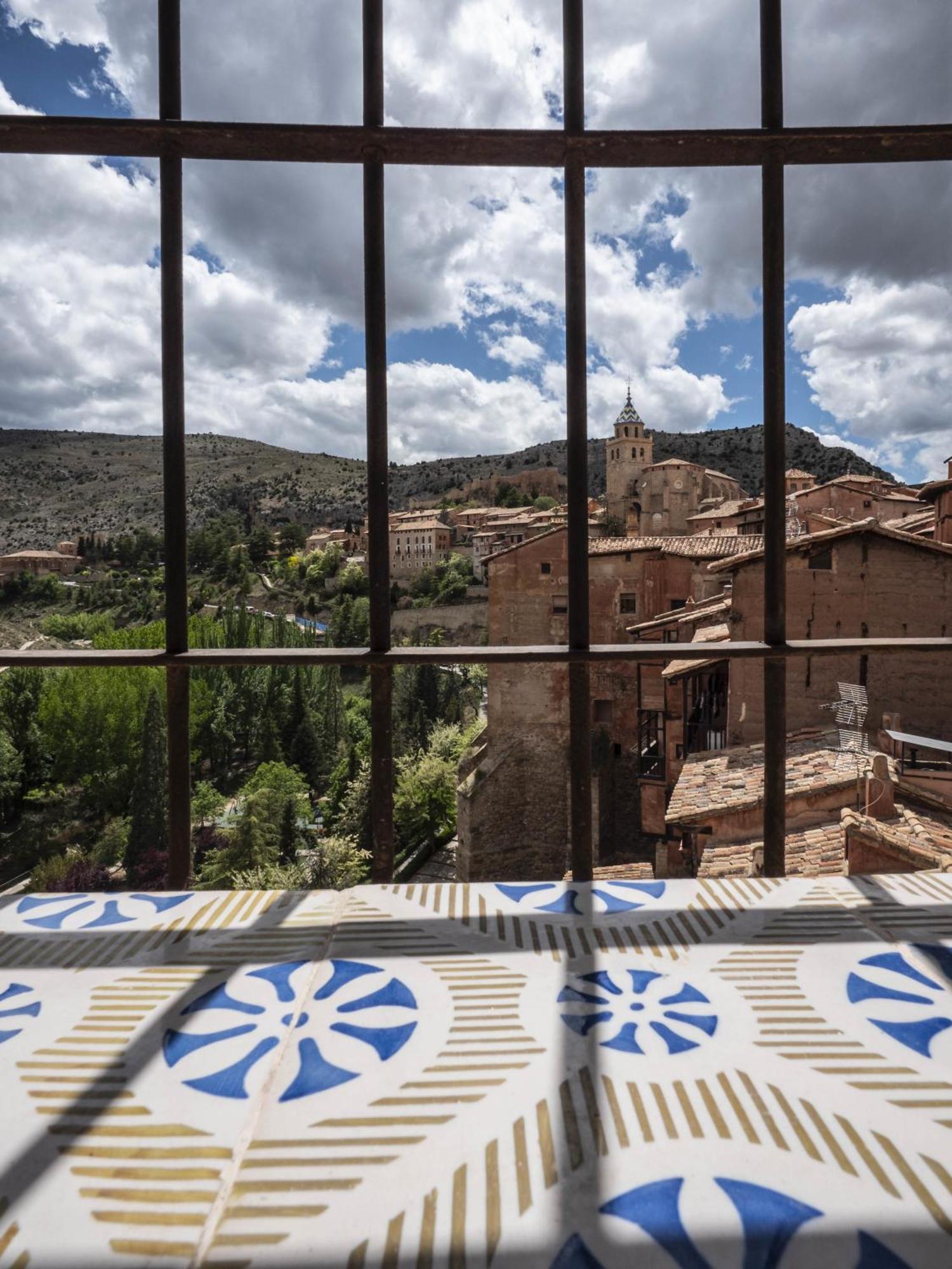 La Casa Amarilla Bronchales Holiday home *