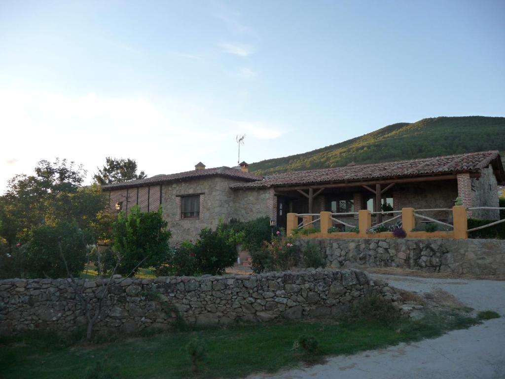 Casas Rurales Las Praderas Poyales Del Hoyo