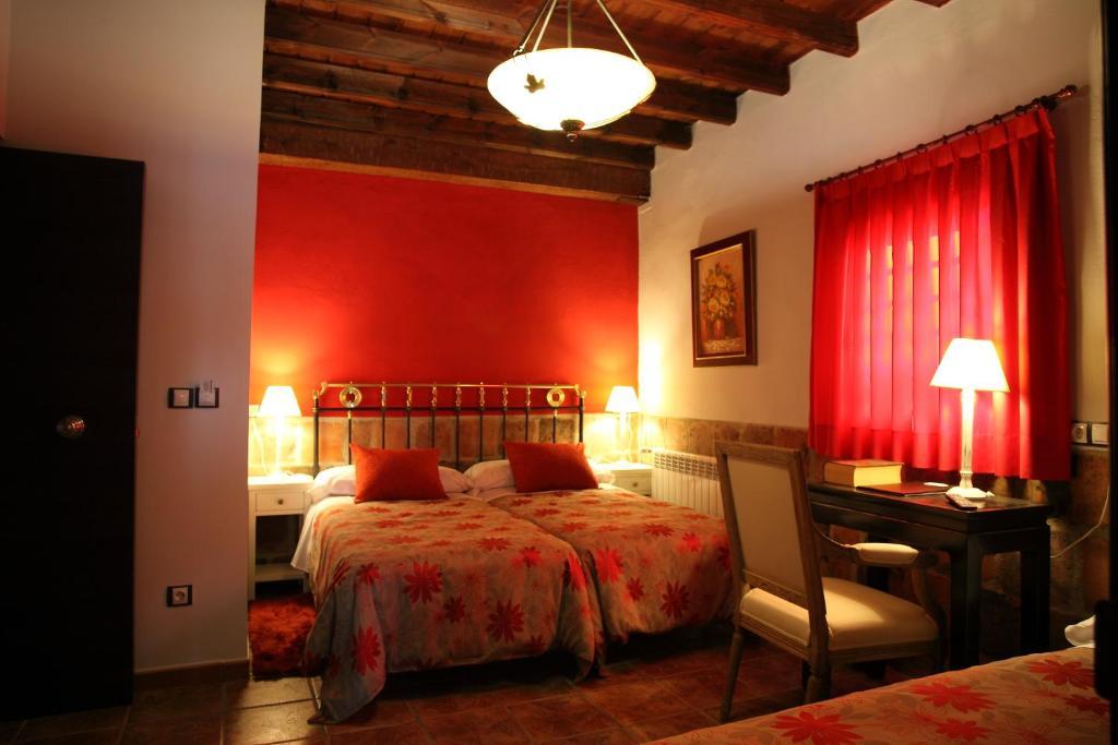 Douris Temple Guest house Soria