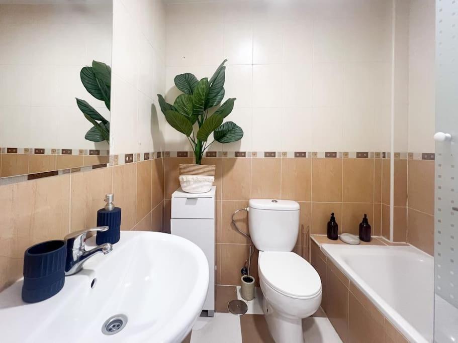 Apartamento Fuensalidahomes 202 *