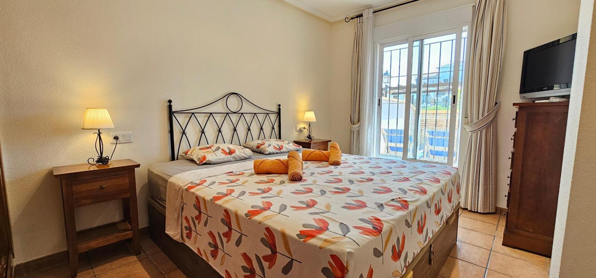 Homes Of Spain, Al Andalus Residencial Ja Bajo En Frente Piscina, Wifi *