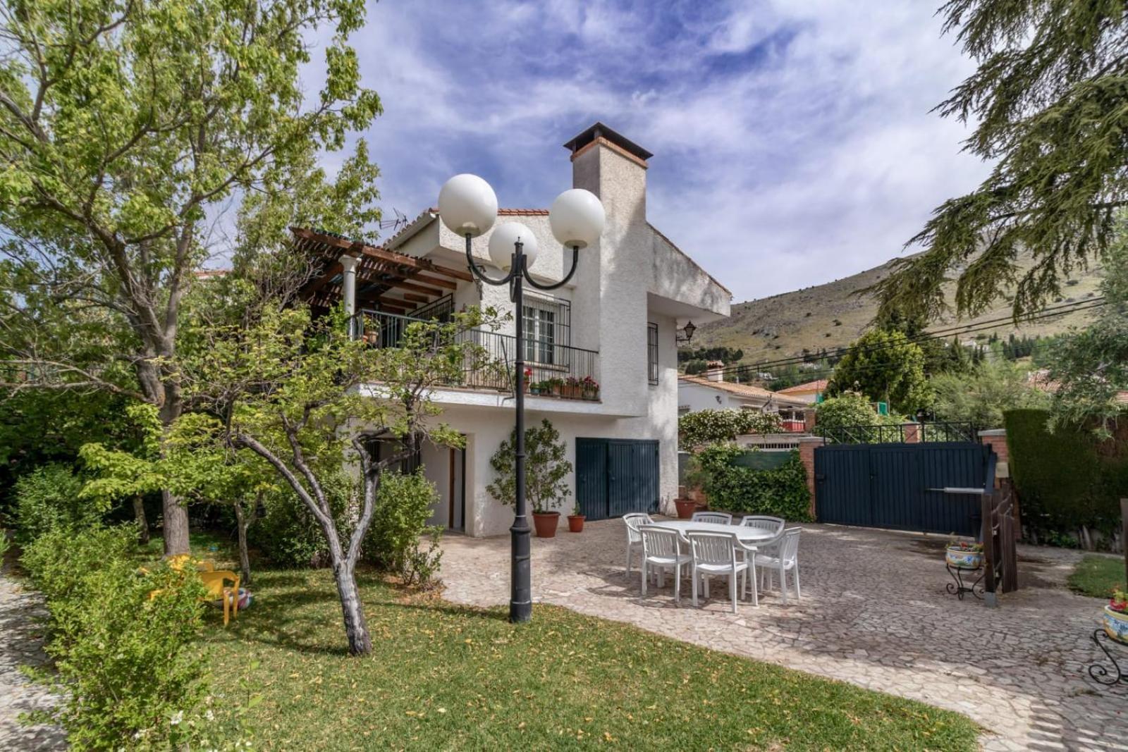 Villa Casa Rosales