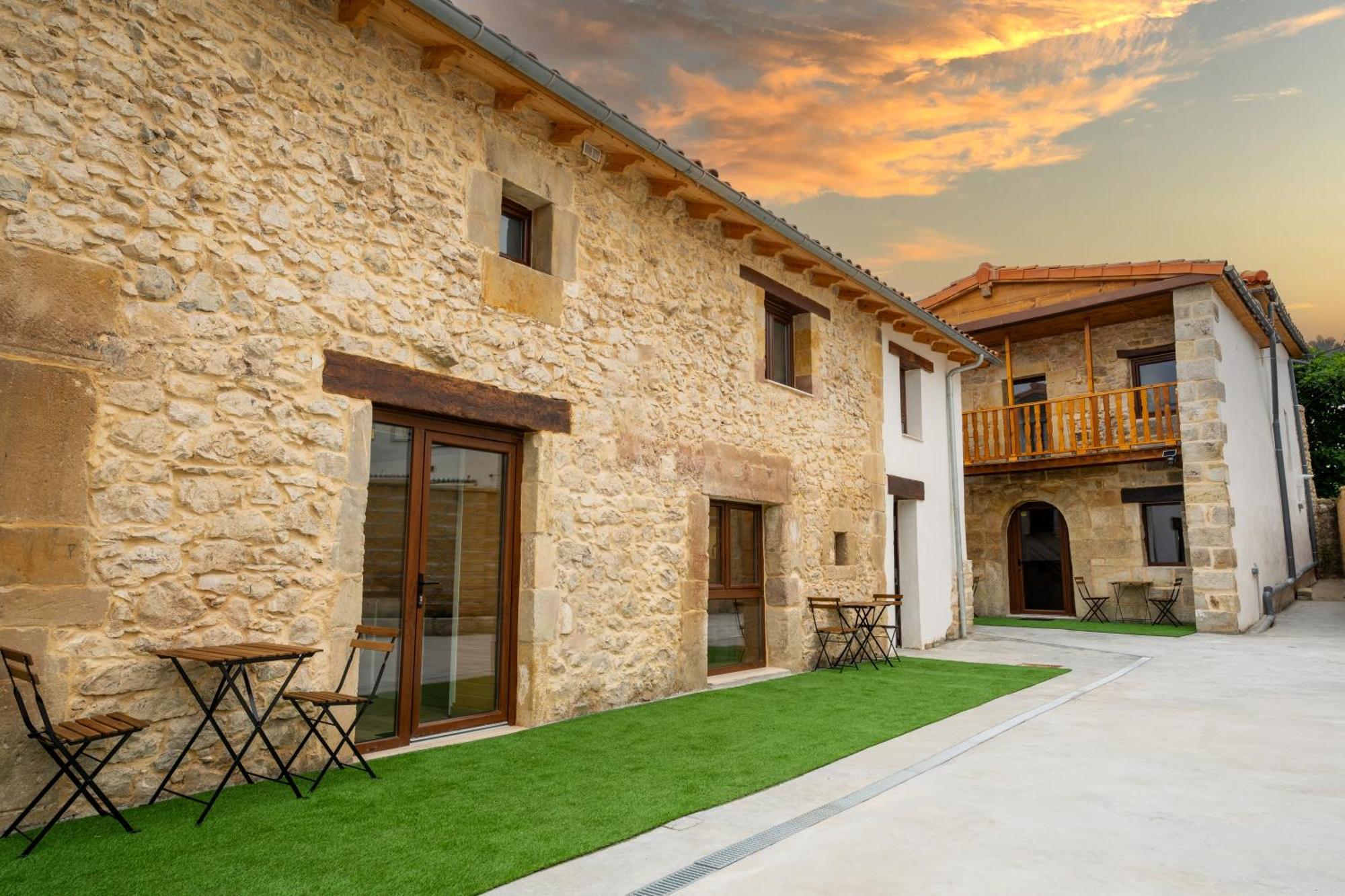 Encanto Rural En By Urbanhosting Apartamento