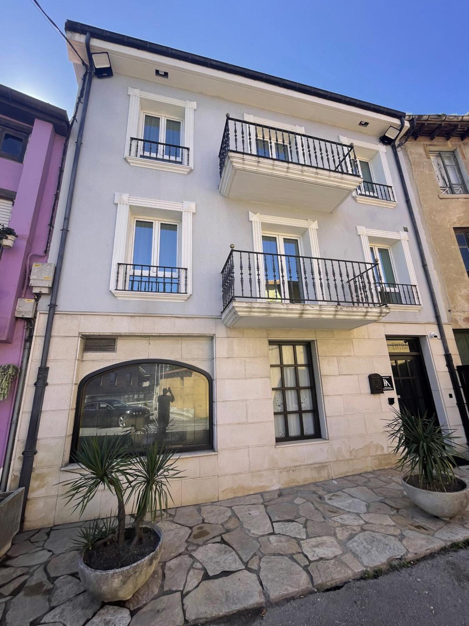 Guest house De Adarzo Auto Check