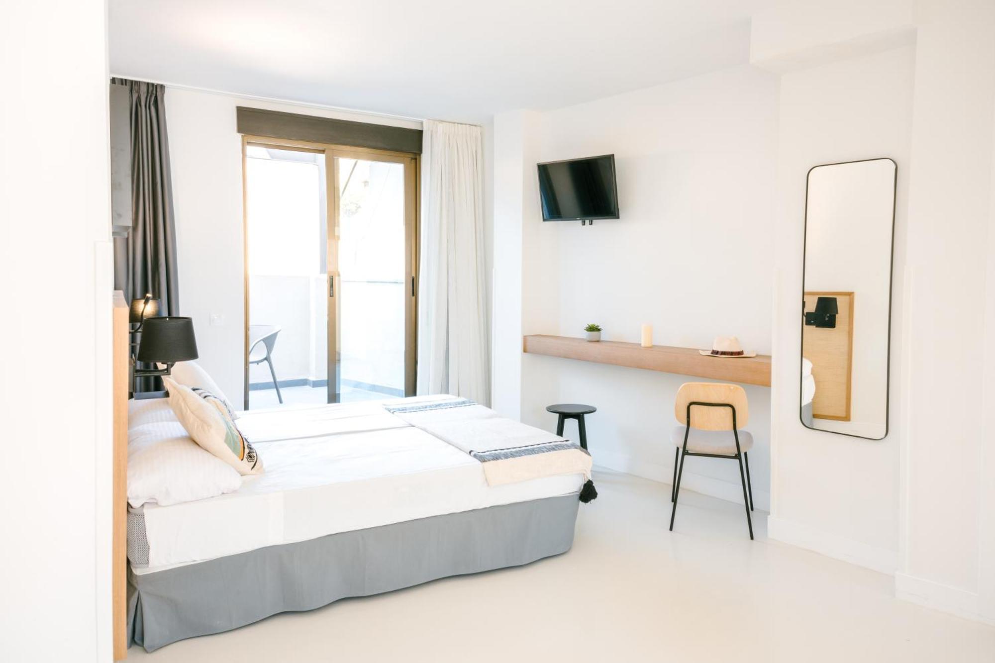 Hotel Coast By Mij 3*