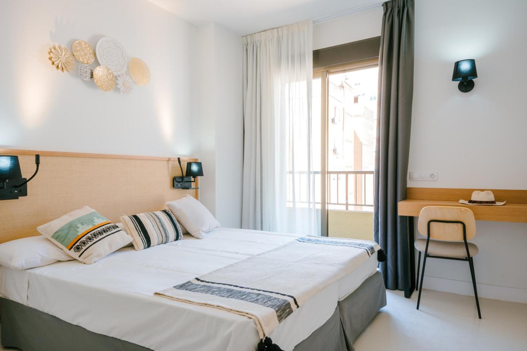 Hotel Coast By Mij 3*
